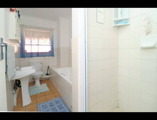 2 BEDROOM APARTMENT FOR SALE IN ROBINDALE